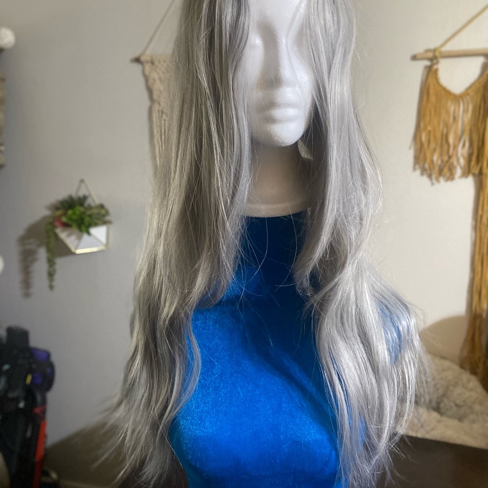 Silver Gray Long Wavy Wig Extensions
